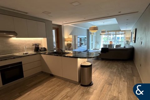 شقة للإيجار في نخلة جميرا، دبي، الإمارات العربية المتحدة 2 غرفة نوم ، 181 متر مربع ، رقم 698487 - صورة 2