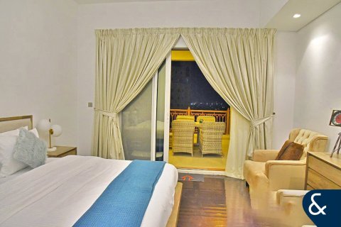 Apartamento para arrendamento em Palm Jumeirah, Dubai, EAU 2 quartos, 162 m2 № 698469 - foto 2