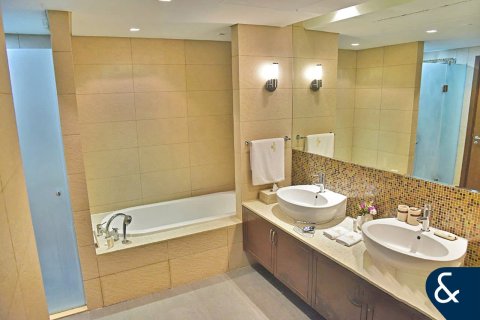 Apartamento para arrendamento em Palm Jumeirah, Dubai, EAU 2 quartos, 162 m2 № 698469 - foto 11