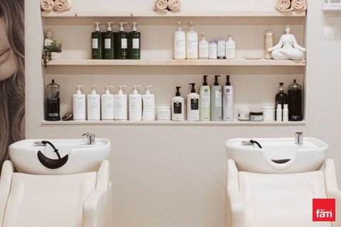 Trgovina u gradu Business Bay, Dubai, UAE 102.7 m2 Br. 655746 - Slika 7