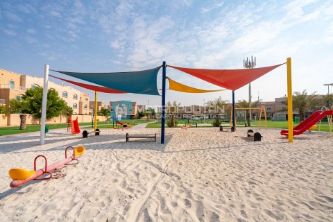 Radhus till försäljning i Al Reef, Abu Dhabi, UAE 4 sovrum, 204.4 kvm Nr. 693706 - fotografi 23