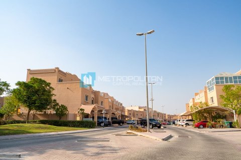 Radhus i Al Reef, Abu Dhabi, UAE 4 sovrum, 204.4 kvm Nr. 693706