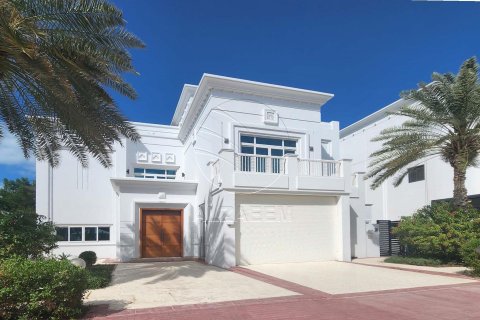 Müüa villa asukohaga Marina Village, Abu Dhabi, AÜE: 5 magamistoaga, 613 m² Nr 615583 - pilt 2