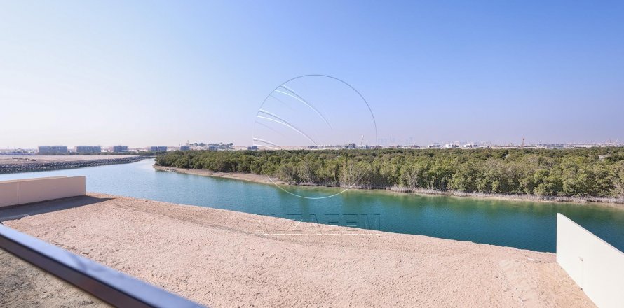 Villa in Abu Dhabi, UAE 5 bedrooms, 2122 sq.m. № 615581
