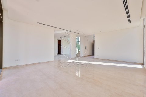 Villa in Abu Dhabi, UAE 5 bedrooms, 2122 sq.m. № 615581 - photo 8