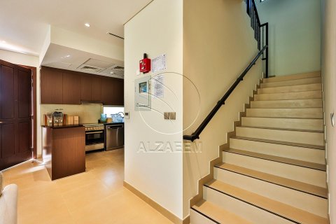 Khalifa City, Abu Dhabi, UAE의 판매용 타운하우스 침실 2개, 125제곱미터 번호 615586 - 사진 6