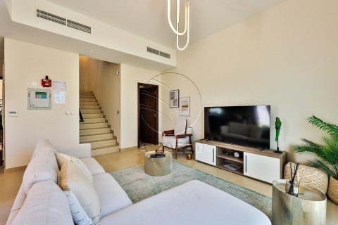 Khalifa City, Abu Dhabi, UAE의 판매용 타운하우스 침실 2개, 125제곱미터 번호 615586 - 사진 5