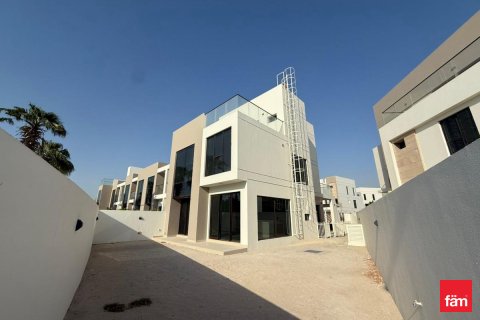 Řadový dům v Dubai, SAE 5 ložnice, 327.9 m² Č.: 702291