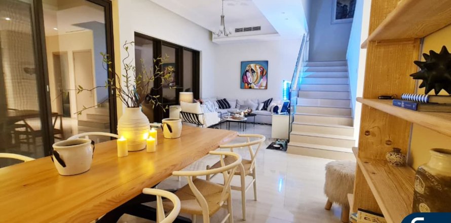 Villa i Dubai Sports City, Dubai, UAE 4 sovrum, 209 kvm Nr. 666577