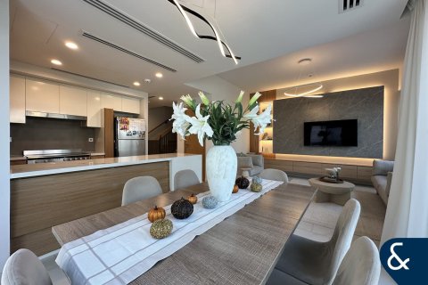 Řadový dům v Dubai Land, Dubai, SAE 4 ložnice, 216 m² Č.: 666580 - fotografie 2