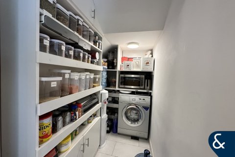 Řadový dům v Dubai Land, Dubai, SAE 4 ložnice, 216 m² Č.: 666580 - fotografie 17