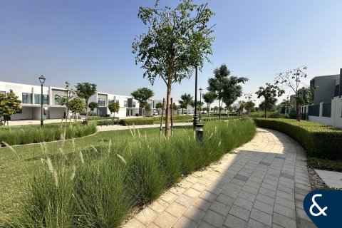 Řadový dům v Dubai Land, Dubai, SAE 4 ložnice, 216 m² Č.: 666580 - fotografie 22