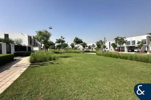 Řadový dům v Dubai Land, Dubai, SAE 4 ložnice, 216 m² Č.: 666580 - fotografie 23