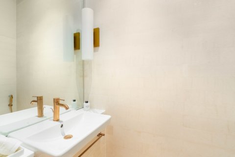 Apartment til salg i Dubai Studio City, Dubai, UAE 2 soveværelser, 102.9 kvm № 682224 - foto 14