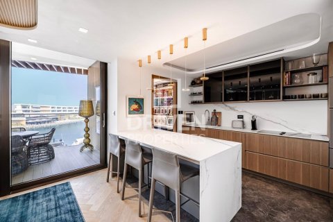 Apartmen di Jumeirah, Dubai, UAE 3 bilik tidur, 251 meter persegi № 603350 - foto 12