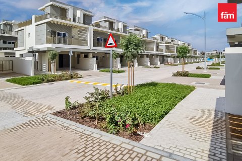 Kuća u nizu u Dubai, UAE 3 spavaćih soba, 112.2 m2 Br. 682080 - fotografija 1