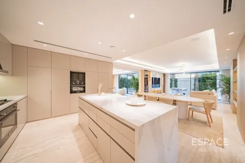 Villa in Meadows, Dubai, UAE 5 bedrooms, 455 sq.m. № 670182 - photo 8