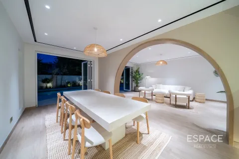 Vila u gradu Arabian Ranches, Dubai, UAE 6 spavaće sobe, 520 m2 Br. 670188 - Slika 4