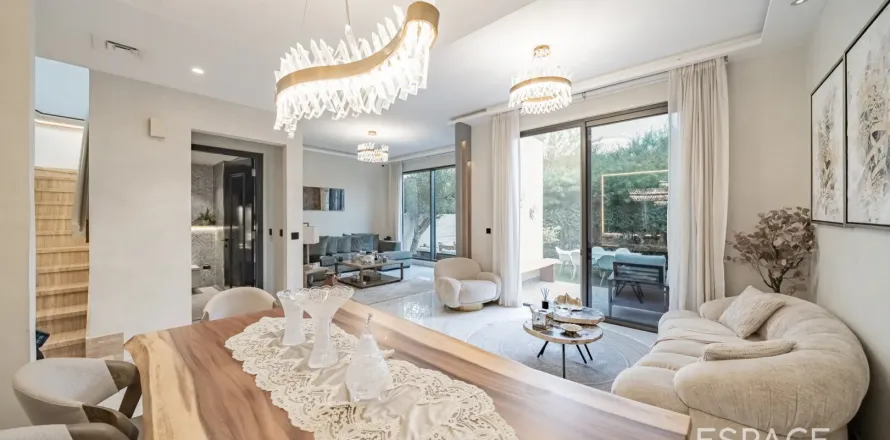 Villa asukohaga Dubai Hills Estate, AÜE: 4 magamistoaga, 222 m² Nr 670183