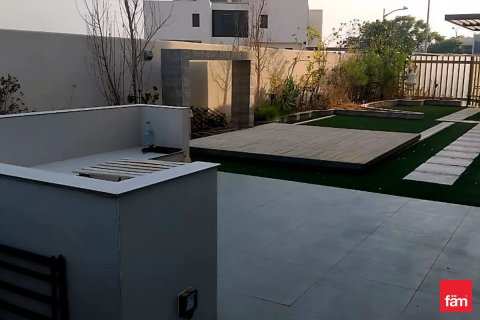 Dubai, UAE의 판매용 타운하우스 침실 3개, 250.9제곱미터 번호 647698 - 사진 9
