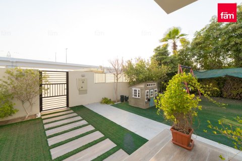 Villa in Jumeirah Park, Dubai, UAE 4 bedrooms, 341.3 sq.m. № 647700 - photo 17
