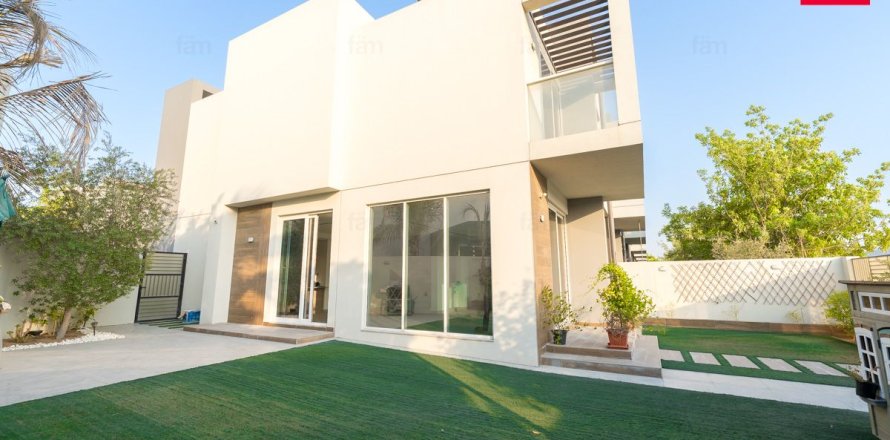 Villa in Jumeirah Park, Dubai, UAE 4 bedrooms, 341.3 sq.m. № 647700