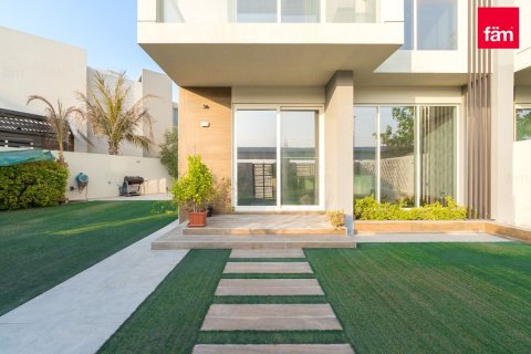 Villa in Jumeirah Park, Dubai, UAE 4 bedrooms, 341.3 sq.m. № 647700 - photo 2