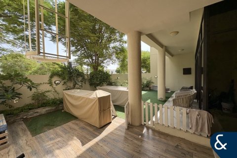 Rijtjeshuis te koop in DAMAC Hills (Akoya by DAMAC), Dubai, VAE 3 slaapkamers, 204 vr.m., nr 667349 - foto 6