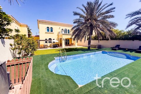 Villa i Jumeirah Park, Dubai, UAE 3 soveværelser, 677.08 kvm № 739316