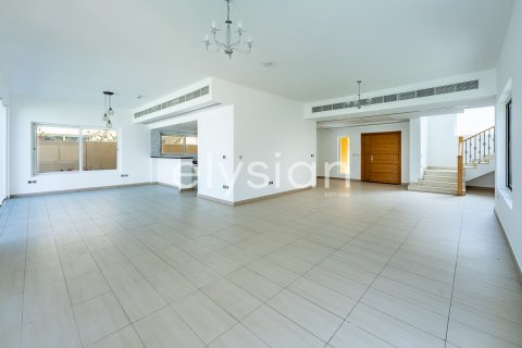 Villa in Jumeirah Park, Dubai, UAE 4 bedrooms, 510 sq.m. № 586287 - photo 2