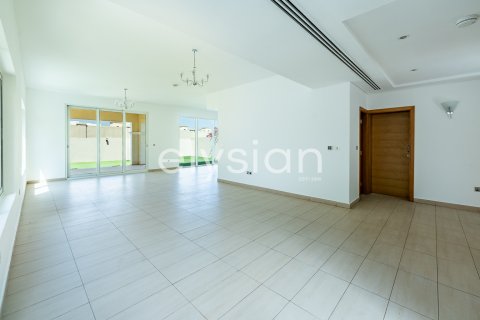 Villa in Jumeirah Park, Dubai, UAE 4 bedrooms, 510 sq.m. № 586287 - photo 4