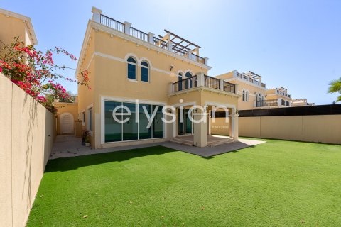 Villa in Jumeirah Park, Dubai, UAE 4 bedrooms, 510 sq.m. № 586287 - photo 1