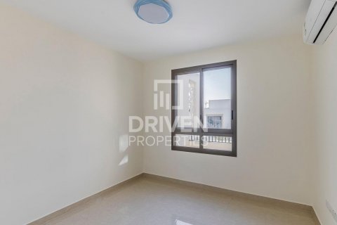 Townhouse in Town Square, Dubai, UAE 4 bedrooms, 262 sq.m. № 602845 - photo 13