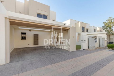 Townhouse in Town Square, Dubai, UAE 4 bedrooms, 262 sq.m. № 602845 - photo 19