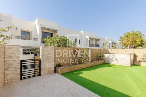 Townhouse in Town Square, Dubai, UAE 4 bedrooms, 262 sq.m. № 602845 - photo 14