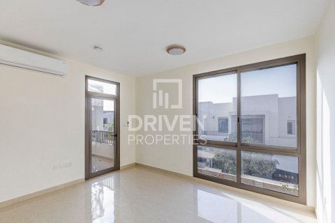 Townhouse in Town Square, Dubai, UAE 4 bedrooms, 262 sq.m. № 602845 - photo 10