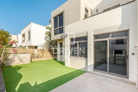 Townhouse in Town Square, Dubai, UAE 4 bedrooms, 262 sq.m. № 602845 - photo 9