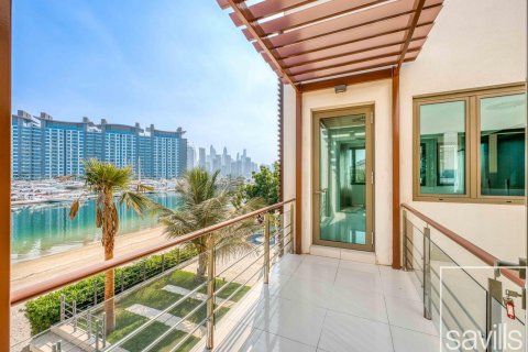 Vila u gradu Palm Jumeirah, Dubai, UAE 6 spavaće sobe, 1245.37 m2 Br. 747493 - Slika 29