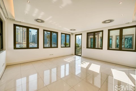Vila u gradu Palm Jumeirah, Dubai, UAE 6 spavaće sobe, 1245.37 m2 Br. 747493 - Slika 7