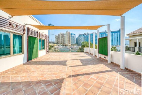 Vila u gradu Palm Jumeirah, Dubai, UAE 6 spavaće sobe, 1245.37 m2 Br. 747493 - Slika 30