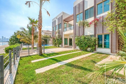 Vilë në Palm Jumeirah, Dubai, Emiratet e Bashkuara Arabe 6 dhoma gjumi, 1245.37 m2. № 747493