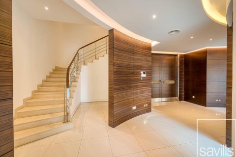 Vila u gradu Palm Jumeirah, Dubai, UAE 6 spavaće sobe, 1245.37 m2 Br. 747493 - Slika 13