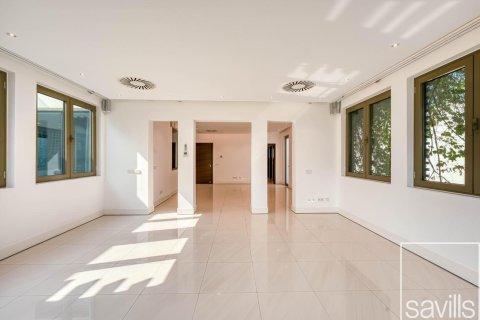 Vila u gradu Palm Jumeirah, Dubai, UAE 6 spavaće sobe, 1245.37 m2 Br. 747493 - Slika 17