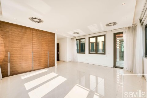 Vila u gradu Palm Jumeirah, Dubai, UAE 6 spavaće sobe, 1245.37 m2 Br. 747493 - Slika 23