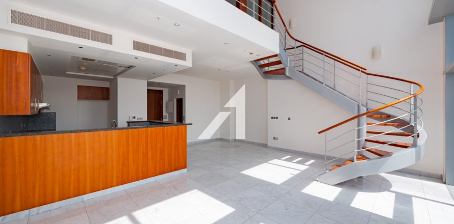 Apartment in DIFC, Dubai, UAE 2 bedrooms, 150.6 sq.m. № 647443