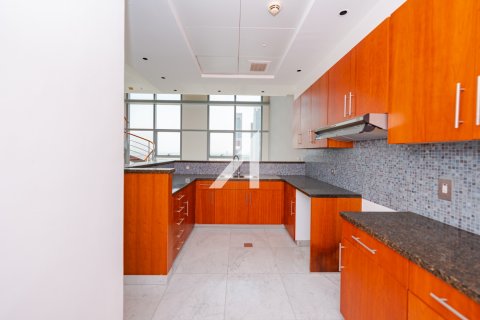 Apartment in DIFC, Dubai, UAE 2 bedrooms, 150.6 sq.m. № 647443 - photo 5