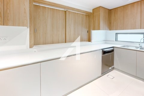 Villa in Dubai, UAE 3 bedrooms, 294.7 sq.m. № 647438 - photo 7