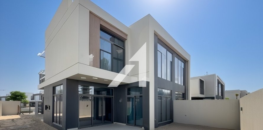 Villa in Dubai, UAE 3 bedrooms, 294.7 sq.m. № 647438