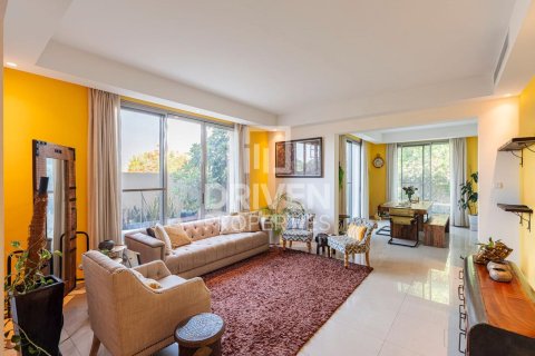 Vilë në Dubai Silicon Oasis, Emiratet e Bashkuara Arabe 3 dhoma gjumi, 351 m2. № 654587 - Foto 1