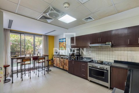 Vilë në Dubai Silicon Oasis, Emiratet e Bashkuara Arabe 3 dhoma gjumi, 351 m2. № 654587 - Foto 15